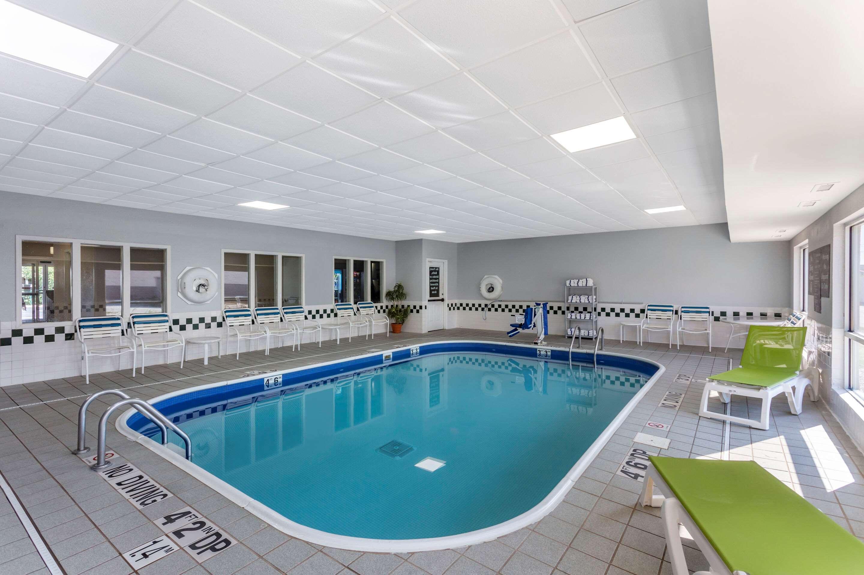 Comfort Near Six Flags 3* Gurnee