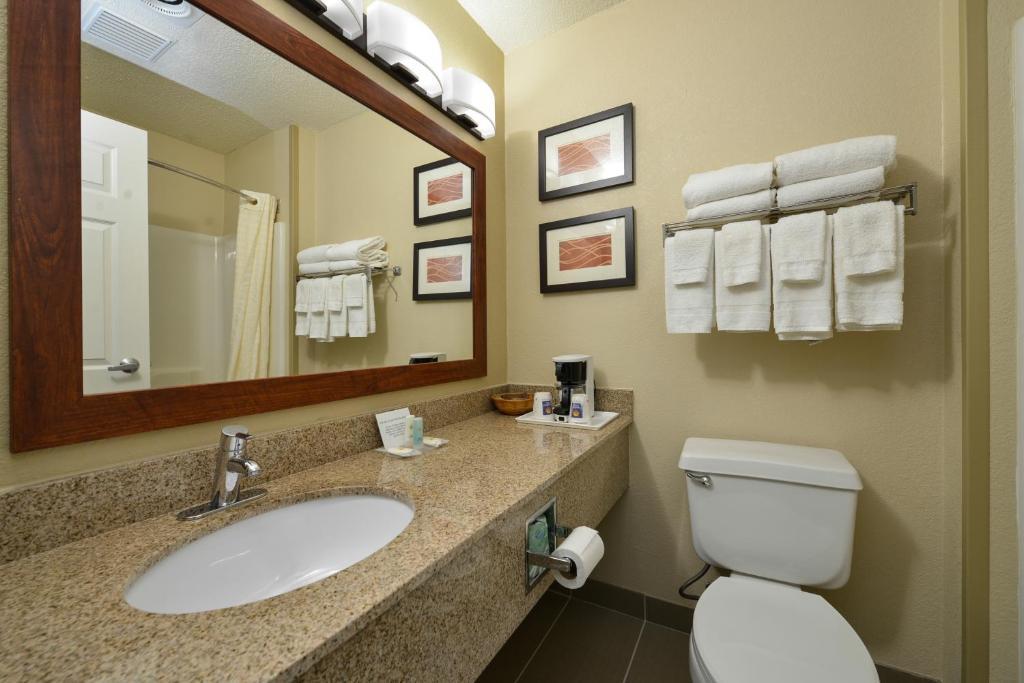 Comfort Near Six Flags Gurnee