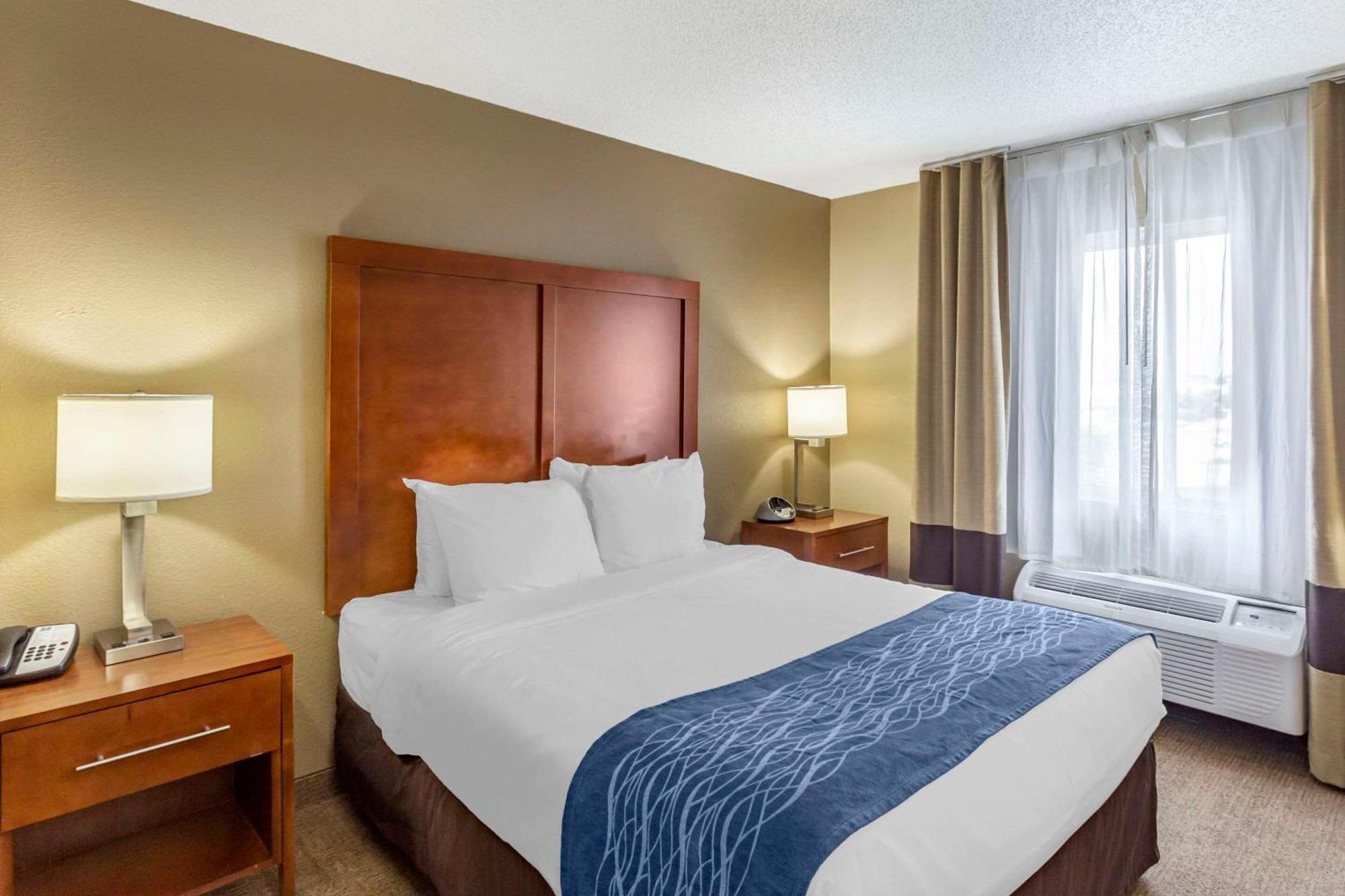 Mini-hôtel Comfort Near Six Flags 3*